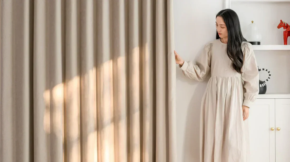 How to Choose Curtains Based on Window Orientation: Light-Control Secrets for East- and West-Facing Rooms